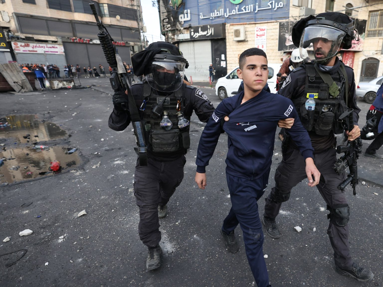 الاحتلال يعتقل 4 أطفال ويهدم منزلين في القدس 000 32LA2TL