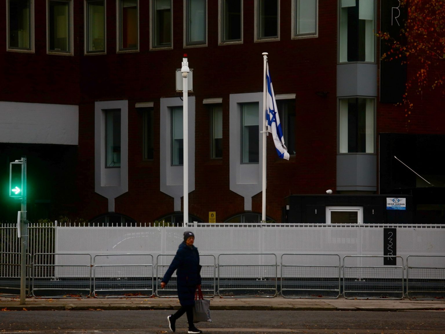 شاهد.. احتفال حاشد في أيرلندا بإغلاق سفارة إسرائيل 36497266 1734884129