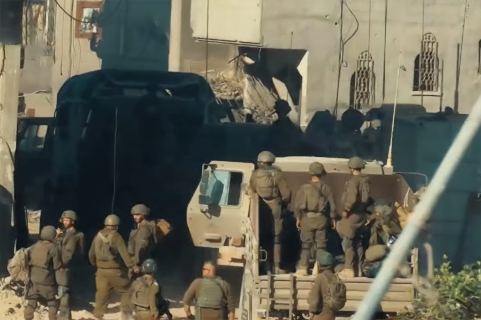 خبير عسكري: القسام تخطط لعملياتها بغزة وتنوع أدواتها القتالية p D9A3D9A9 1734798383