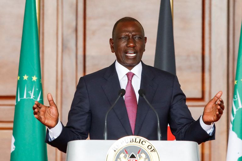 عصابة مسلحة تهاجم لجنة حقوق الإنسان الكينية 1 Kenya President William Ruto speaks at a news briefing over Congo situation after attending an African Union (AU) institutional reforms retreat at State House, Nairobi Kenya, January 27, 2025. REUTERS/Monicah Mwangi