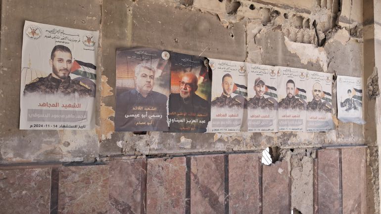 كيف تبدو حياة اللاجئين الفلسطينيين العائدين لمخيم اليرموك بدمشق؟ 3 شهداء من مخيم اليرموك_ الجزيرة نت