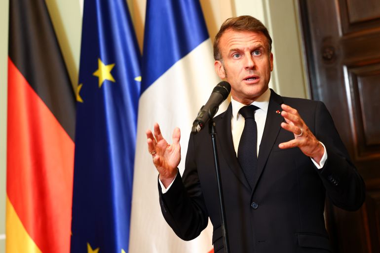 الأسبوع في صور 7 BERLIN, GERMANY - JULY 23: French President Emmanuel Macron talks to media prior to talks with German Chancellor Friedrich Merz at Villa Borsig on July 23, 2025 in Berlin, Germany. The two leaders are meeting as Germany, France and the United Kingdom forge a stronger European alliance following U.S. President Donald Trump's disruption of transatlantic ties. (Photo by Christian Mang/Getty Images)
