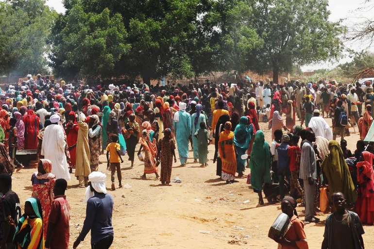 تباين حول دور “المجموعة الرباعية” في تحقيق السلام في السودان 1 المصدر: موقع الأمم المتحدة لاجئون سودانيون في منطقة أدري الحدودية بين تشاد والسودان. يعد معبر أدرى شريان حياة مهما لمئات الآلاف بأنحاء السودان وخاصة في دارفور أعربت الأمم المتحدة عن قلقها العميق إزاء تدهور الوضع الإنساني في شرق تشاد، في ظل التدفق الهائل للاجئين والعائدين من السودان المجاور، والنقص الحاد في التمويل. https://news.un.org/ar/story/2025/05/1141736