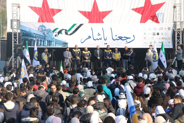 العمل الخيري بسوريا.. غياب بعهد الأسد وبحث عن الهوية بعده 2 رائج/ سوريا/ بمشاركة 1300 متطوع.. انطلاق حملة "رجعنا يا شام" لـ "إعادة الحياة إلى شوارع دمشق"