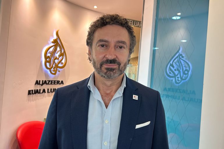 مسؤول دولي يتحدث للجزيرة نت عن تداعيات عودة ملايين اللاجئين الأفغان 1 إسكندر ميثيو، المدير الإقليمي للاتحاد الدولي والصليب الأحمر في أفغانستان