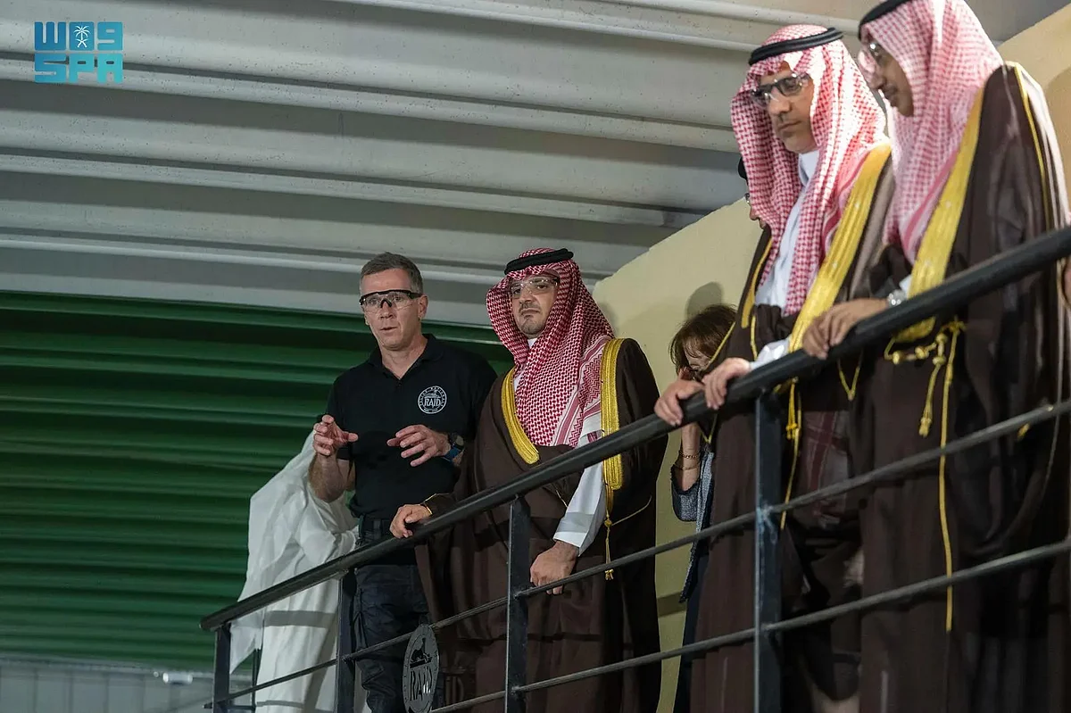 وزير الداخلية يزور مركز العمليات الأمنية لشرطة باريس 1
