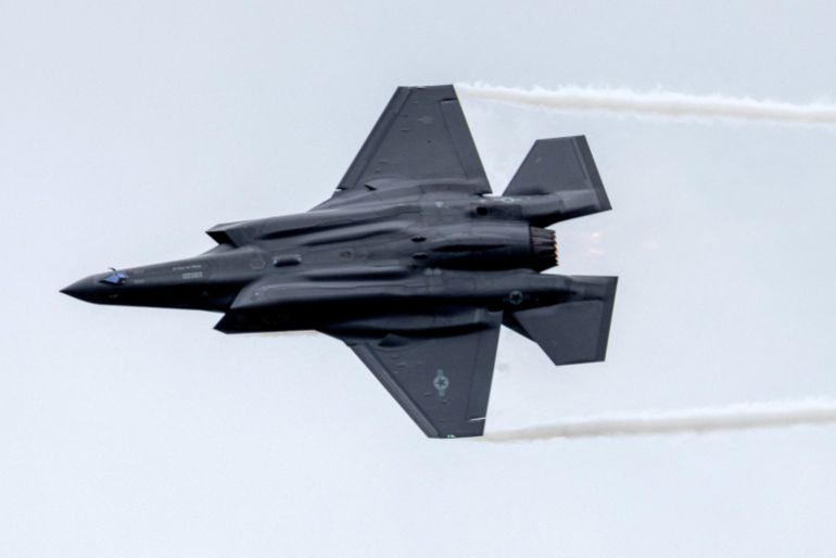 FILE PHOTO: A Lockheed Martin F-35 fighter jet performs during the International Aerospace Exhibition ILA on the opening day at Schoenefeld Airport in Berlin, Germany June 5, 2024. REUTERS/Axel Schmidt/File Photo