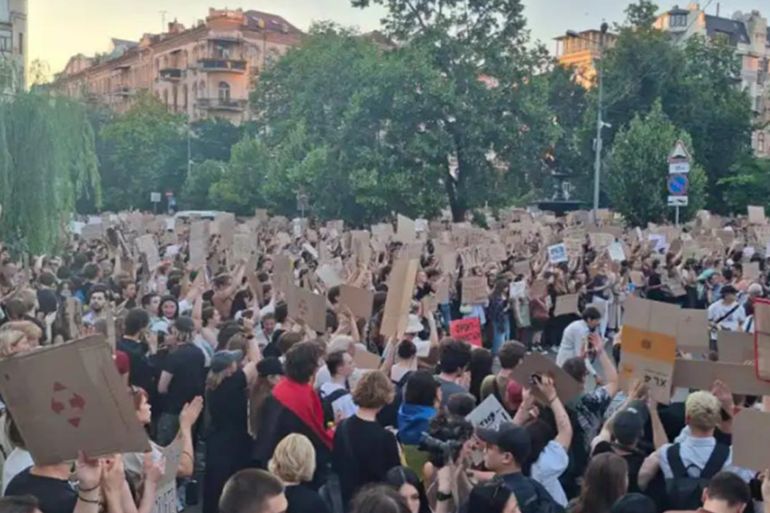 هل تنجح ضغوط تحرير أجهزة مكافحة الفساد بأوكرانيا؟ 1 ؤلافبل 1753904370