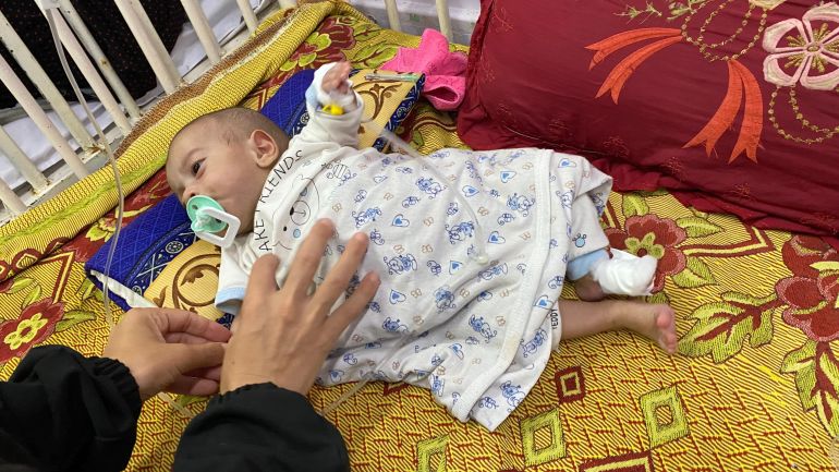يوميات أطباء مجوّعين يعالجون مصابين بسوء التغذية بغزة 3 المكتب الاعلامي الحكومي يوثق استشهاد 71 طفلا نتيجة التجويع منذ اندلاع الحرب-رائد موسى-دير البلح-الجزيرة نت