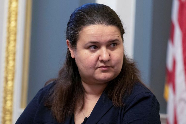 ثالث حكومات زيلينسكي هل جاءت متناغمة مع واشنطن؟ 1 Ukraine’s ambassador to the United States Oksana Markarova listens to a meeting between the senate judiciary committee and Ukrainian officials to discuss "reports of war crimes and crimes against humanity." at the U.S. Capitol in Washington, U.S., April 18, 2023. REUTERS/Amanda Andrade-Rhoades