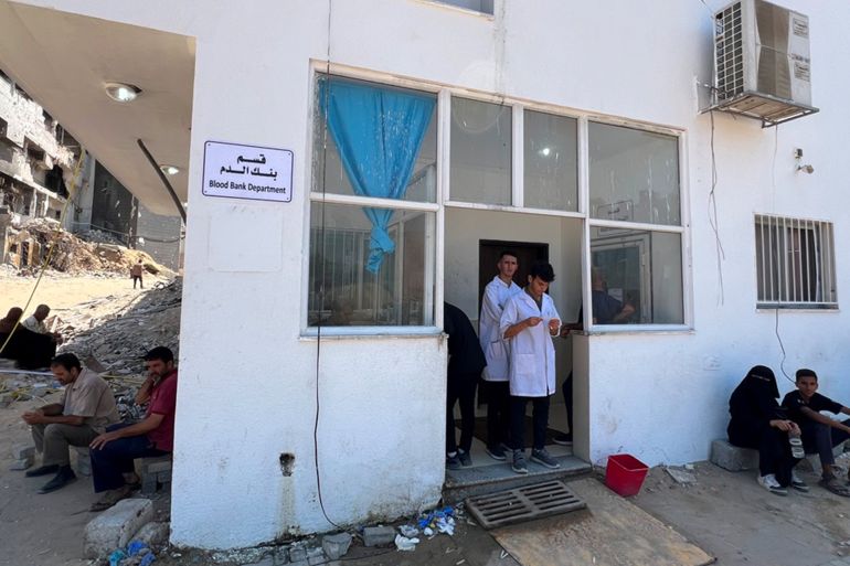 مدخل بنك الدم في مجمع الشفاء الطبي