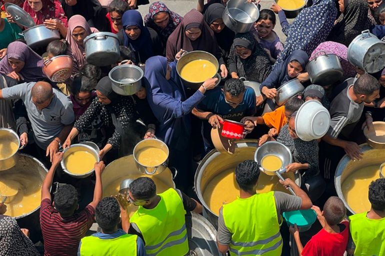 “أخيرا تكية”.. قليل من العدس بعد أيام من الجوع وسط غزة 1 حينما تصبح التكية حلما في غزة
