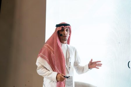 2563475