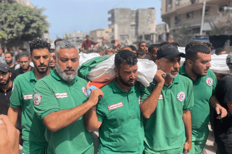 هكذا تبدلت الأدوار.. وداع مؤلم لشهداء الجزيرة بغزة 1 مشاهد من وداع صحفيي الجزيرة تقرير: محمد أبو قمر المصدر: الجزيرة نت