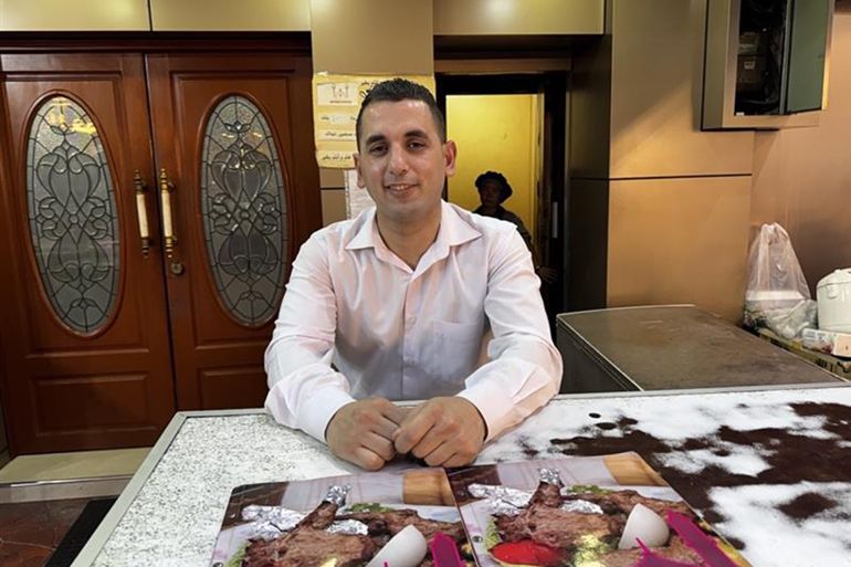 شبان مصريون في تايلند.. هجرة غير تقليدية بحثًا عن الفرص 1 محمد طنطاوي شاب مصري يعمل في بانكوك عاصمة تايلند، الجزيرة نت تصوير أنس زكي