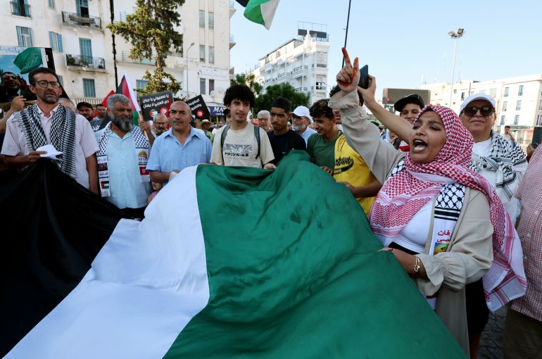 epa12282260 People rally in solidarity with Palestinians in Gaza, in Tunis, Tunisia, 03 August 2025, calling on Israel to end the conflict and the famine stemming from it. More than 170 Palestinians, the majority of whom are children, have died of malnutrition in Gaza since Israel blocked all supplies from entering the Strip in March 2025, the Palestinian Ministry of Health said on 03 August. EPA/MOHAMED MESSARA