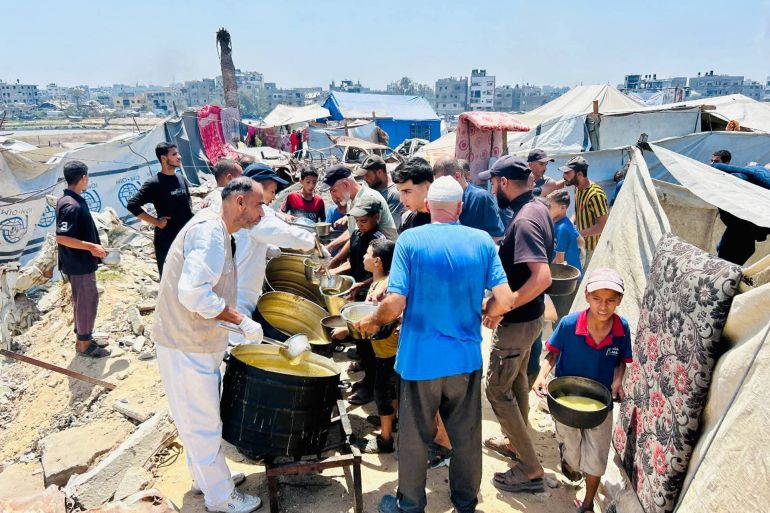 جمعية الأقصى اليمنية.. يد الخير الممدودة إلى غزة 1 أنشطة جمعية الأقصى الخيرية اليمنية أثناء تقديمها الدعم والمساعدة في غزة - المصدر: جمعية الأقصى اليمنية