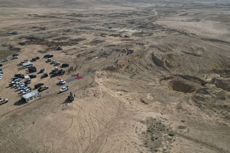 تشير التقديرات الرسمية الأولية لوجود ما لا يقل عن ألفي ضحية في مقبرة الخسفة التي تعد الأكبر في العراق