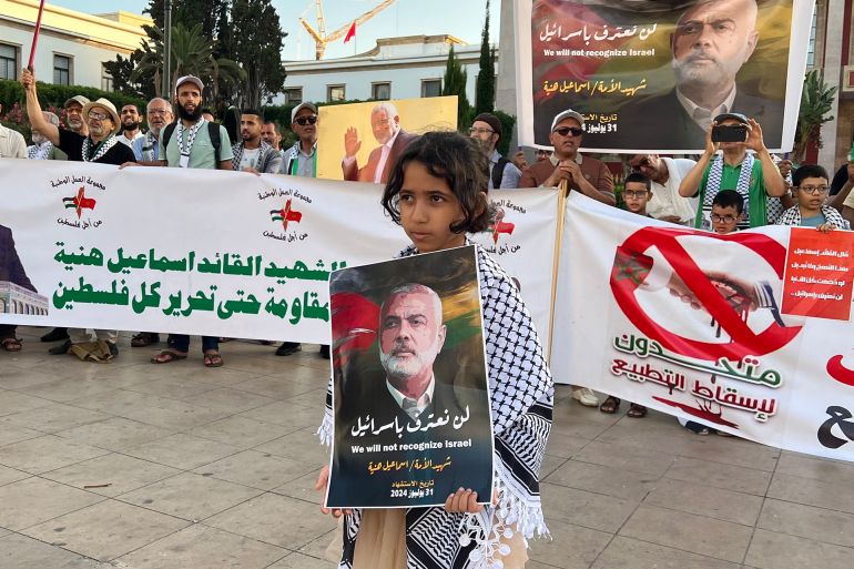 المغرب.. رسائل مؤازرة لفلسطين وغزة بذكرى اغتيال هنية 4 أطفال يحملون صور إسماعيل هنية كتب عليها عبارات قالها الشهيد في مناسبات مختلفة