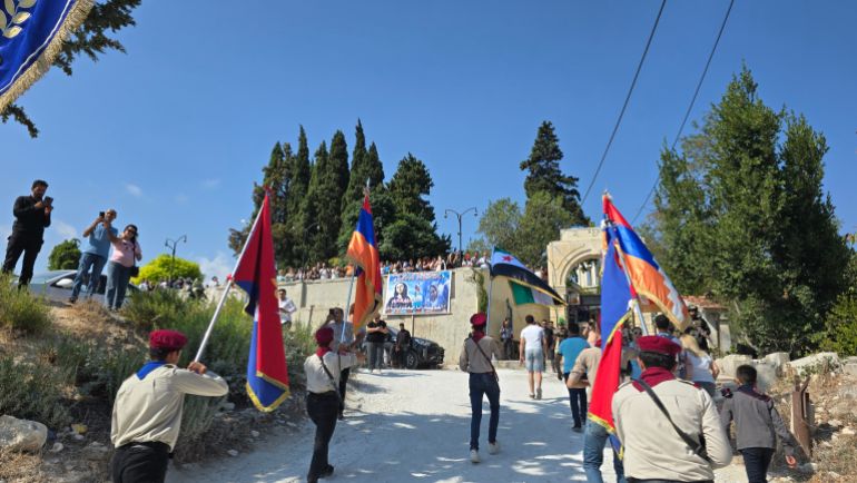 مدخل كنيسة الغربي 1756714635