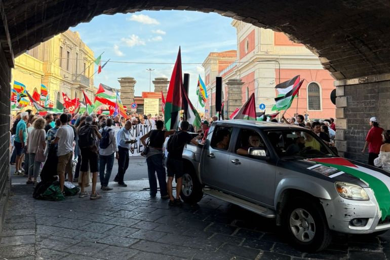 بينها "السفينة الصحفية".. هكذا أبحرت سفن كسر الحصار من إيطاليا 1 مسيرة تضامنية مع أسطول صمود قريبا من ميناء كاطانيا