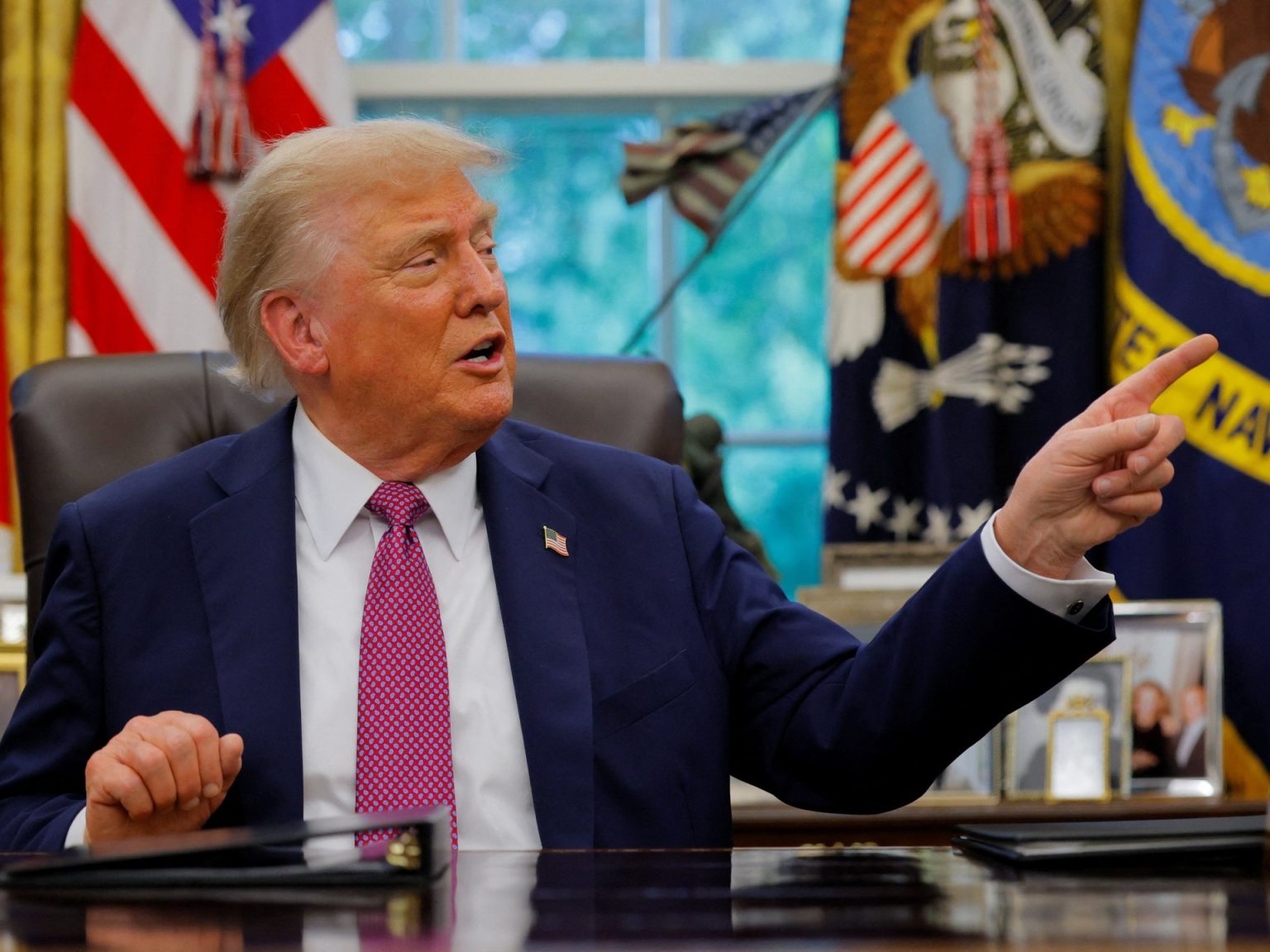 trump54 1757182872