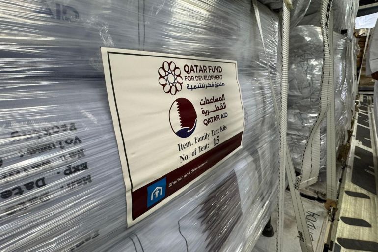 قطر تغيث أفغانستان بـ”أول وأضخم مساعدات منظمة” 1 معدات ومساعدات قطرية تصل إلى مطار كابول، دعم لوجستي سريع لتعزيز جهود الإغاثة والمستشفيات الميدانية.