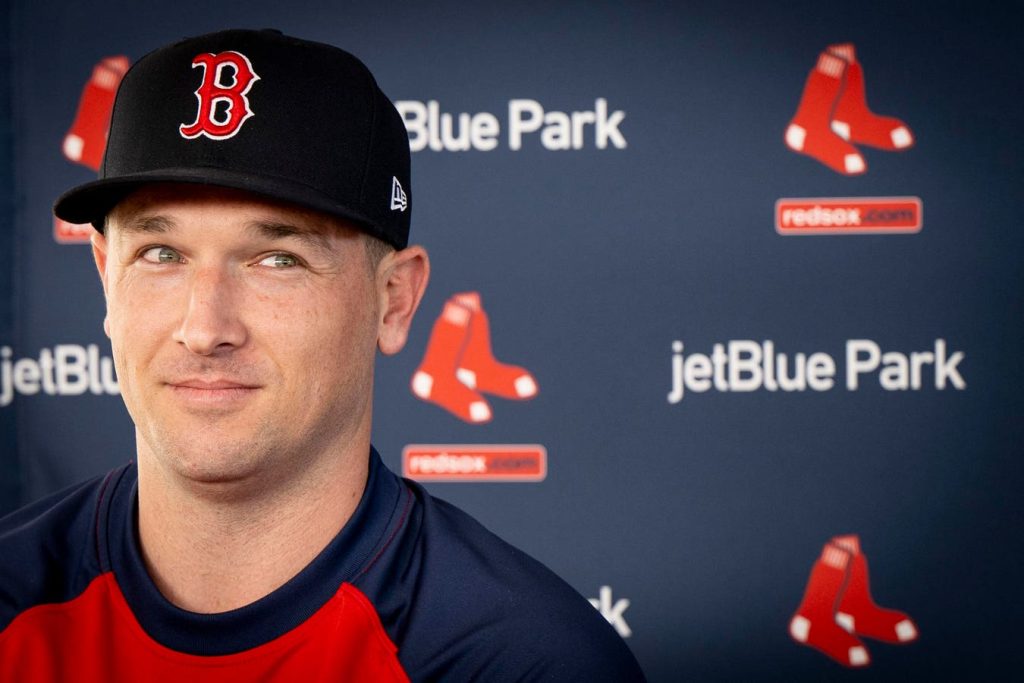 يرسل Red Sox Star رسالة من 4 كلمات إلى Alex Bregman مع اقتراب قرار العقد 1765112291 0x0