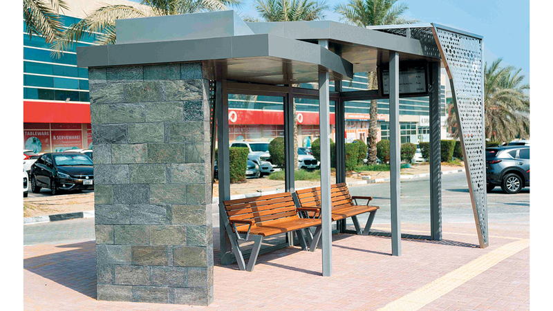 «طرق دبي» تُنجز 595 مظلة لركاب حافلات المواصلات العامة في مناطق حيوية 1765157891 image