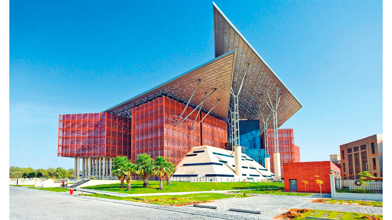 محتالون يستولون على 439 ألف درهم برسالة بنكية مزورة 1765161722 image