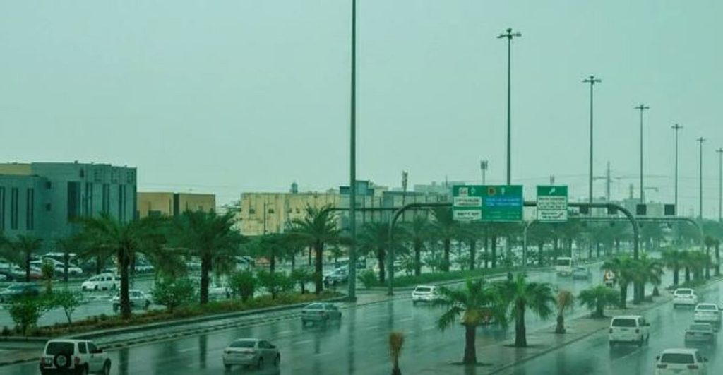 «هيئة الطرق» تدعو قائدي المركبات إلى الالتزام بالإرشادات أثناء هطول الأمطار ajel2F2025 12 092Fomoxgnga2FCapture