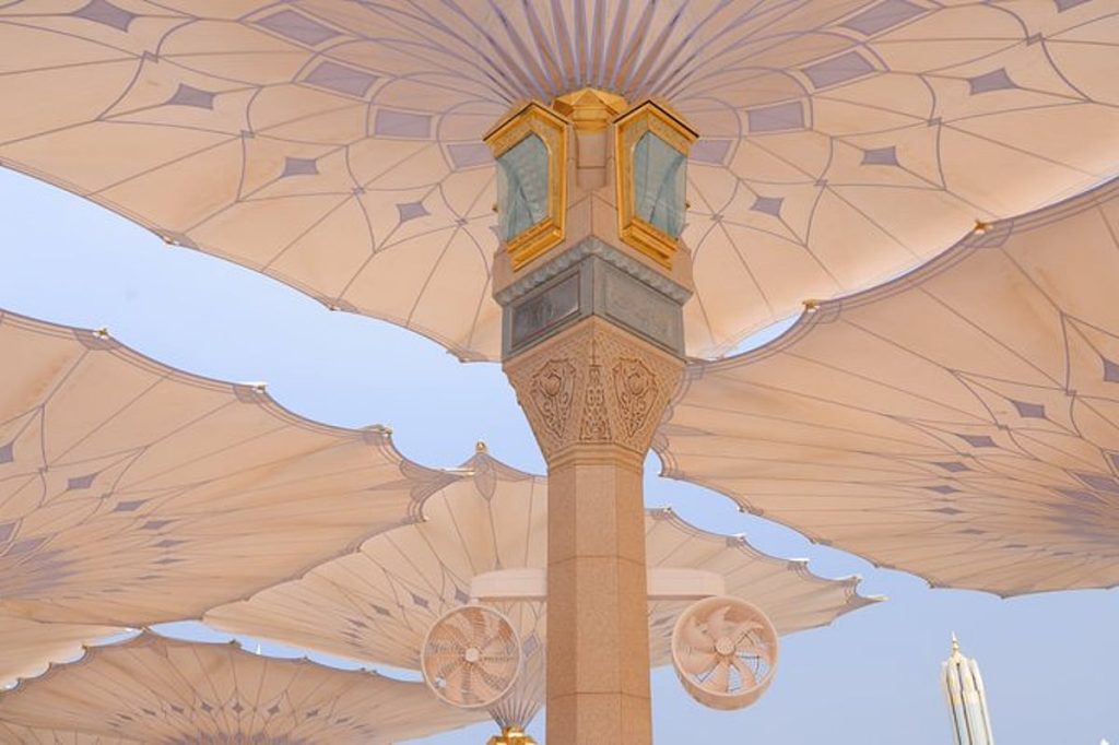 مظلات المسجد النبوي.. تحفة هندسية تجمع الإبداع المعماري والدقة التقنية ajel2F2025 12 122Fy1e7a0bz2FD985D8B8D984D8A7D8AA D8A7D984D985D8B3D8ACD8AF