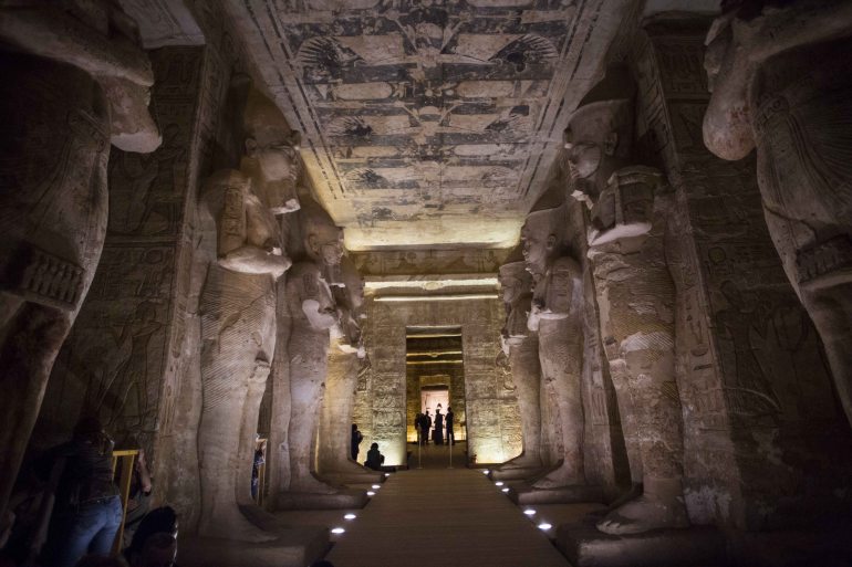 من "فرعون موسى"؟ ولماذا لا يبحث المصريون عن هويته؟ 6 Sun 'rises' on Ramesses II statue in Egypt