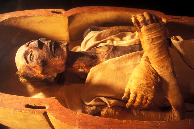 من "فرعون موسى"؟ ولماذا لا يبحث المصريون عن هويته؟ 10 CAIRO, EGYPT - APRIL 2006: The mummy of Ramses II (1301-1235 BC), son of Sethy I, in April 2006, at Cairo Museum, Egypt. The mummy was discovered with the other royal mummies in the Deir el Bahari hiding place by Maspero, Ahmed Bey Kamal and Brugsch Bey. (Photo by Patrick Landmann/Getty Images)