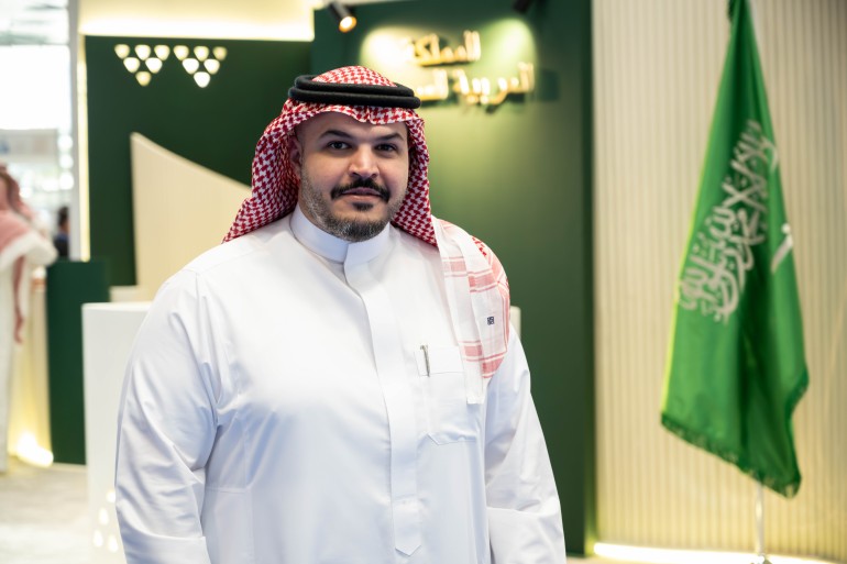 معرض الدوحة للكتاب يحتفي بتاريخ الثقافة السعودية ويرصد آدابها وفنونها وتراثها 5 الواصل يوضح أن الجناح السعودي تم تضمينه بمجموعة من مختلف القطاعات الثقافية الستة عشرة في المملكة (الجزيرة).jpg