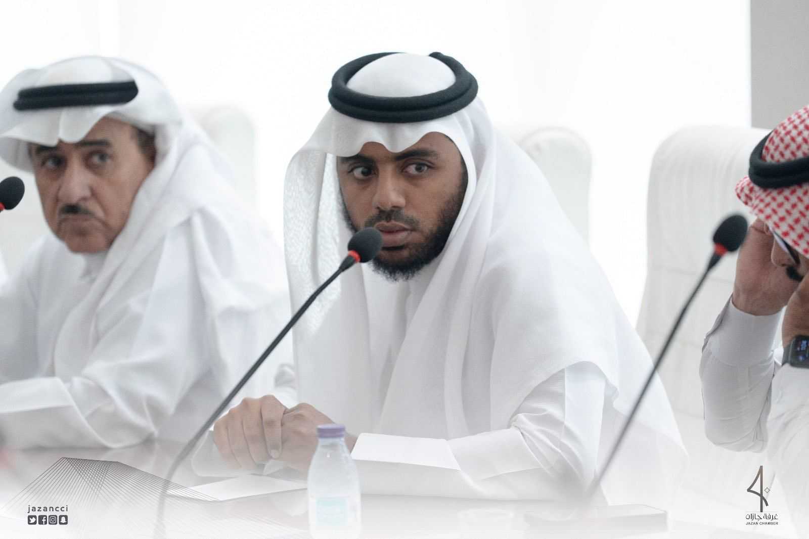 لتوطيد العلاقات.. وفد من السفارة والقنصلية الأمريكية يزور غرفة جازان 2 F1gMt3CWIAAA7qW.jfif