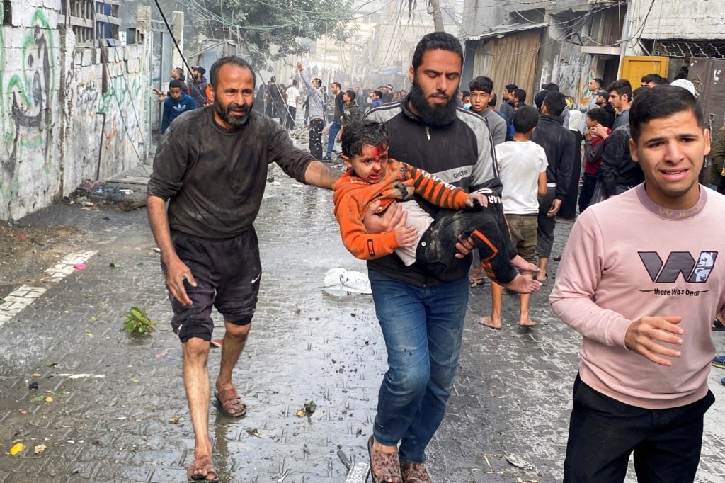 انهيار هدنة غزة وإسرائيل تصعّد الغارات وتقتل 100 فلسطيني 1701476526 image