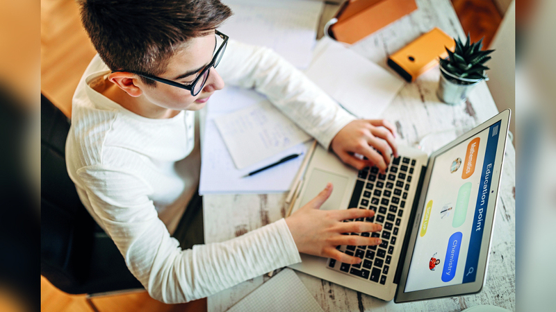 الامتحانات تضاعف الإقبال على محال صيانة الأجهزة الذكية 1701476833 image