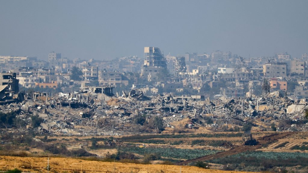 240 قتيلاً في غزة منذ انتهاء الهدنة 1701521454 image