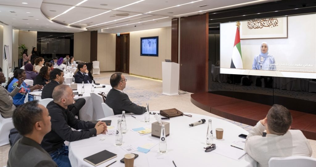 الإمارات تسعى لتطوير القيادات الحكومية في دول العالم 1701581099 image