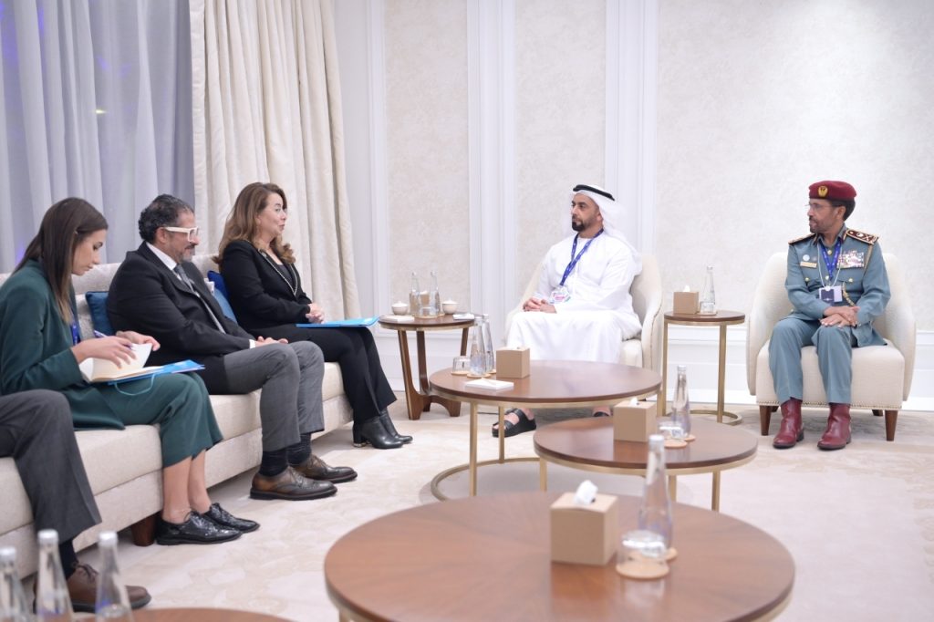 سيف بن زايد يبحث مع المديرة التنفيذية لمكتب الأمم المتحدة آليات العمل المشترك للتصدي للجرائم البيئية 1701585311 image