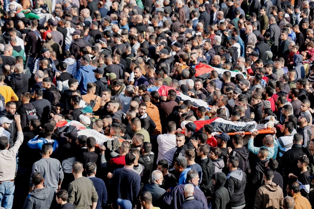 مقتل 6 فلسطينيين في الضفة الغربية 1702076967 image