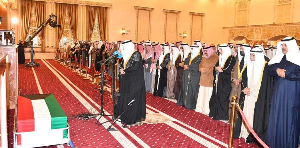 الكويت تودّع نواف الأحمد في مراسم وقورة 1702856128 image