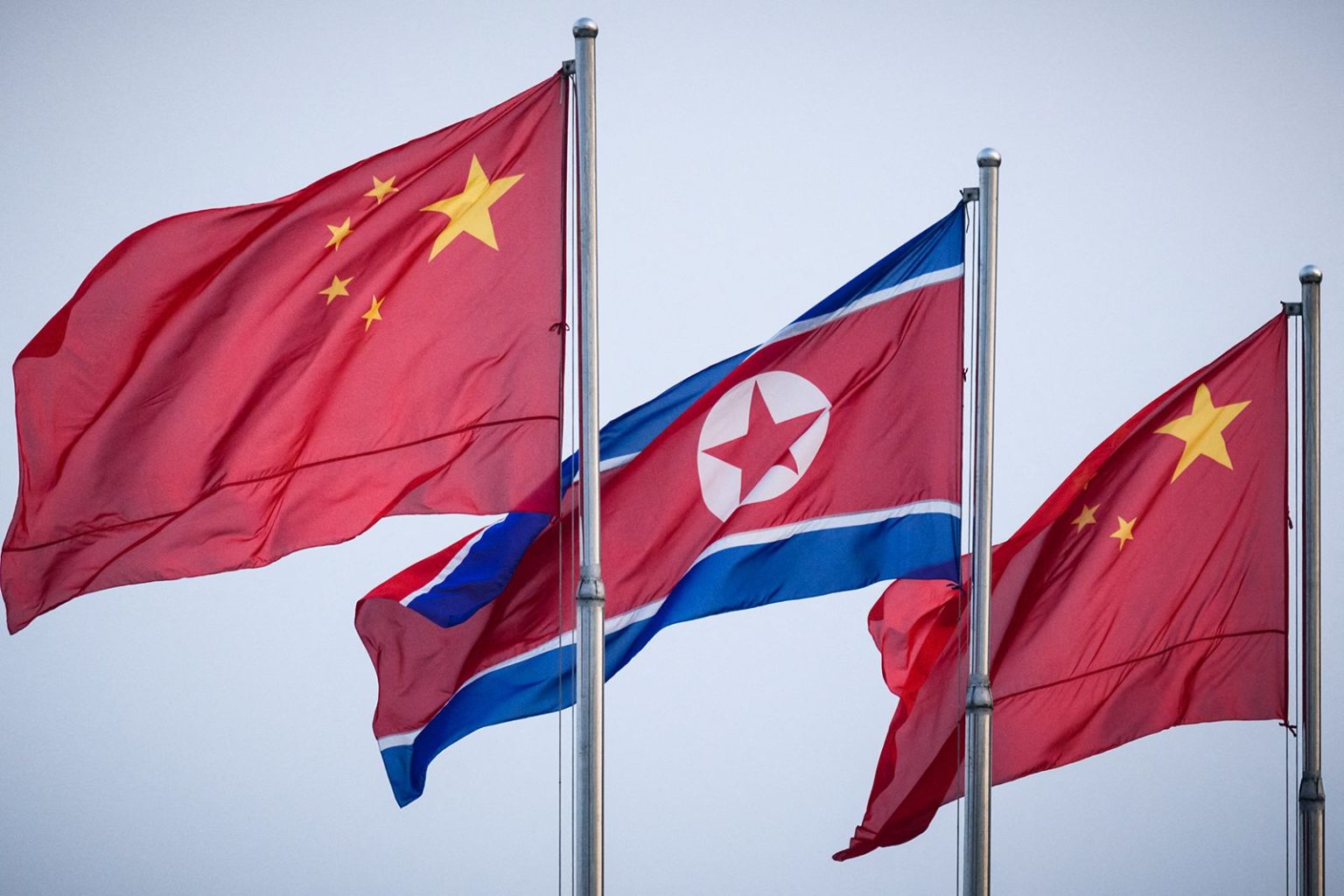 وزير الخارجية الصيني يؤكد دعم بلاده الثابت لكوريا الشمالية 1702879634 image