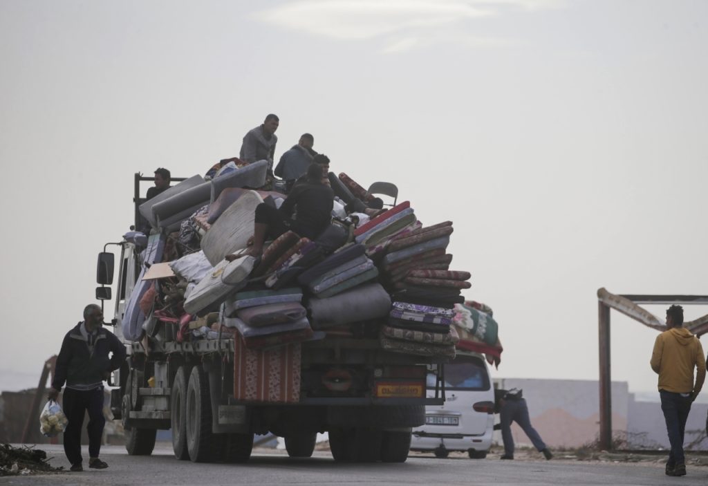 لا مكان آمناً في غزة .. و85 % نازحون 1703372894 image