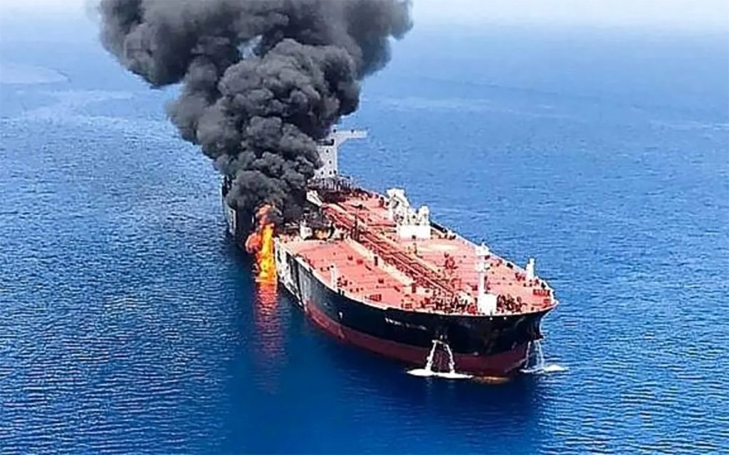 مسيّرة تصيب سفينة قبالة سواحل الهند 1703379365 image