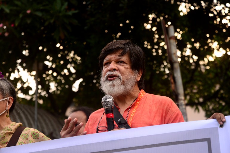 حظر متكرر.. معركة ثقافية وفنية في ألمانيا لأجل الحق في التعبير 1 Bangladeshi Renowned photographer Shahidul Alam speaks in a protest rally organized Socialist Student Front demanding against rape in Dhaka, Bangladesh, on October 2, 2020 (Photo by Mamunur Rashid/NurPhoto via Getty Images)