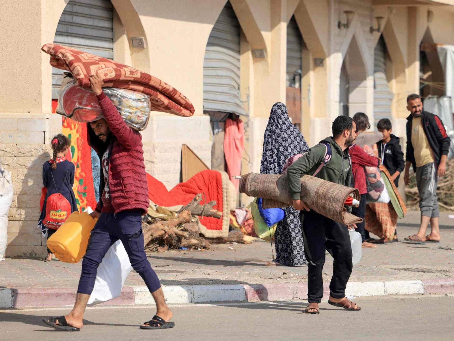 هيئة حقوقية: 80% من سكان غزة أصبحوا نازحين doc 346r9pn 1701515020