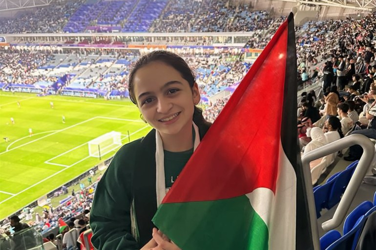 الطفلة لوريندا- مشجعه فلسطينية من مباراة فلسطين ضد الامارات