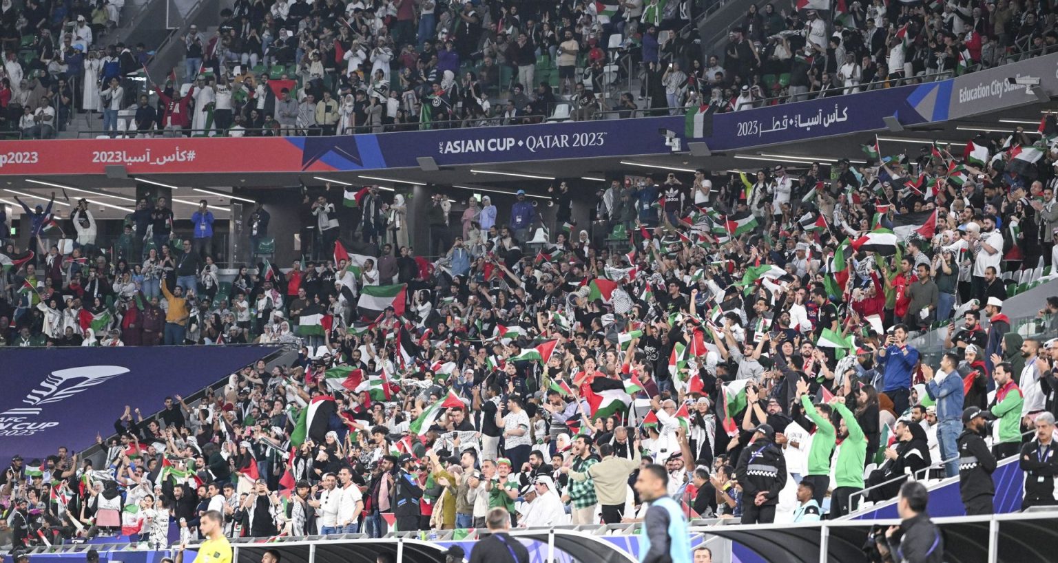 دعم جارف من الجماهير العربية لمنتخب فلسطين في كأس آسيا خن 1705660587